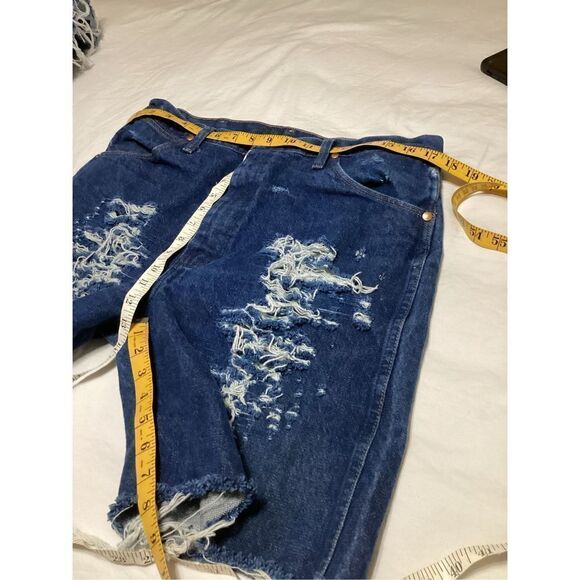 Wrangler Mens Vintage Custom Distressed & Reworked JORTS - Picture 3 of 3